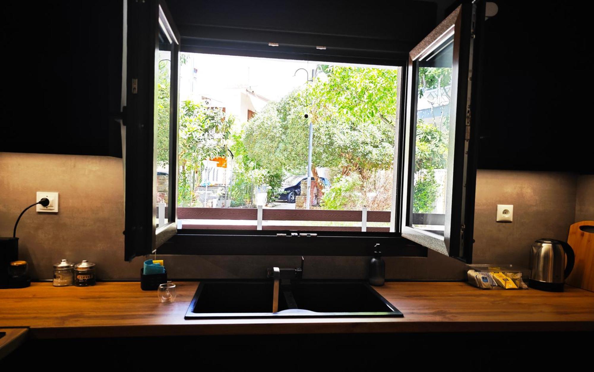 The Skeptic Home Thessaloniki Exterior photo
